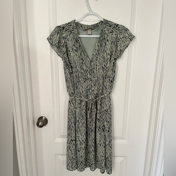 H&M Flutter Sleeved Dress - Picture 2 of 7